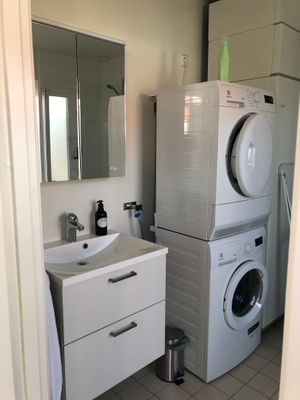 Parhus med tillgång till pool och tennisbana - Bild 9