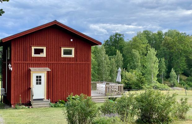 Stuga på vacker bondgård | Öppna vyer & nära sjön