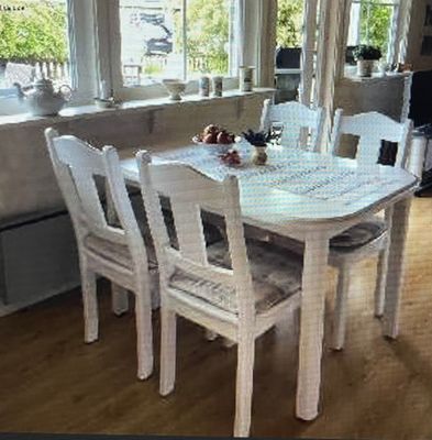 Hyr denna stuga i Färjestaden på 60 m². 10 sängplatser. 10 000 - 16 000 kr per vecka. Se bilder och tillgänglighet här.