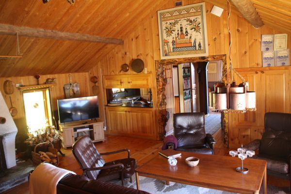 Mysig fjällstuga i Grövelsjön med murad eldstad - Bild 7