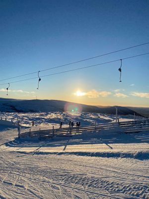 VILLA SKALSVALLEN, Skalets torg, inomhusbordtennis - Bild 111