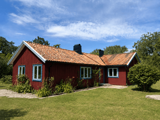 Djupvik - Öland. Stor tomt nära hav. Hundvänligt