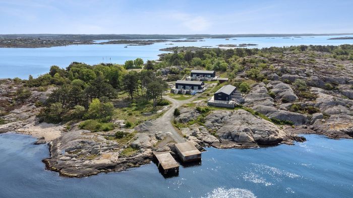 Hyr denna stuga i Knarrholmen på 54 m². 4 sängplatser. Från 14 000 kr per vecka. Se bilder och tillgänglighet här.