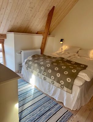 Sovrum2 med dubbelsäng