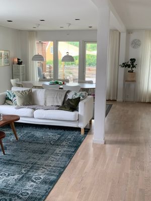 Rymligt hus nära bad och Stockholm city