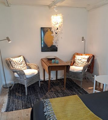 Hyr denna stuga i Simrishamn på 24 m². 2-3 sängplatser. 4 900 - 6 500 kr per vecka. Se bilder och tillgänglighet här.