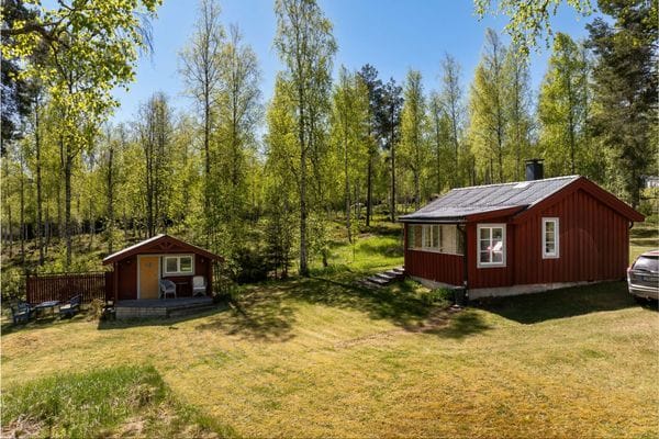 Egen badplats & brygga i Leksand