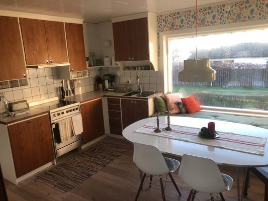 Stort strandnära sommarhus med härlig trädgård - Bild 23