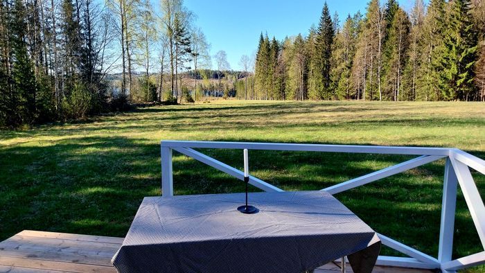 Hyr denna stuga i  på 24 m². 2 sängplatser. Från 4 200 kr per vecka. Se bilder och tillgänglighet här.