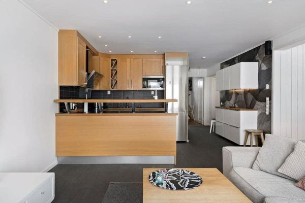 Hyr denna stuga i Hemavan på 80 m². 6-7 sängplatser. 1 200 - 2 200 kr per dag. Se bilder och tillgänglighet här.