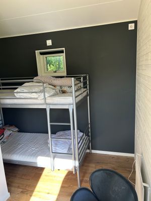 sovrum attefall med våningssäng