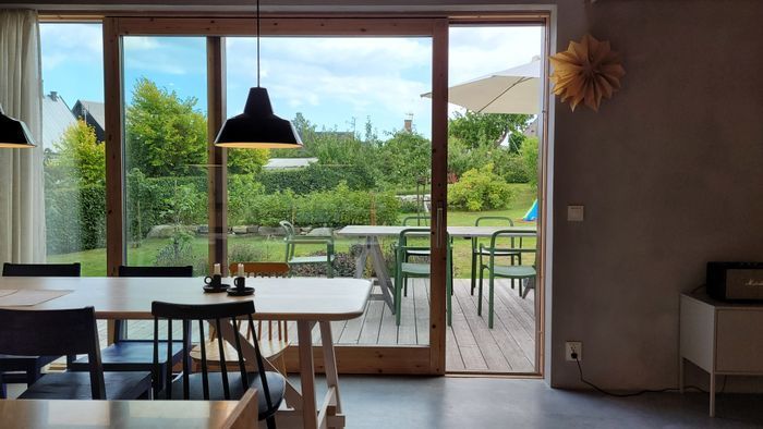 Hyr denna stuga i Brantevik på 80 m². 5 sängplatser. Pris ej tillgängligt. Se bilder och tillgänglighet här.