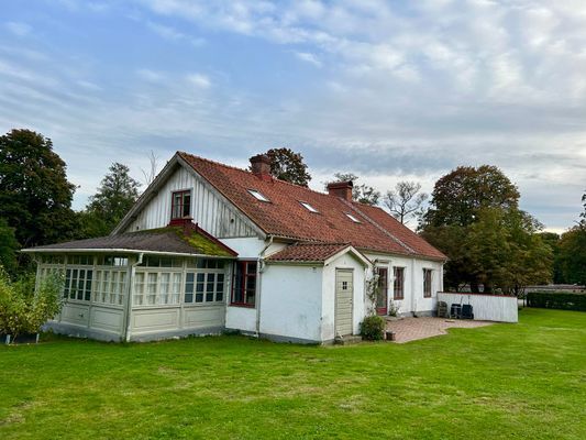 Vacker villa i skånsk slottsmiljö - Bild 7