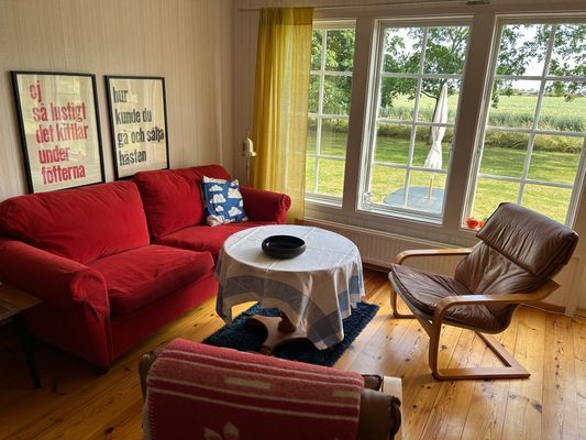 Hyr denna stuga i Alböke på 160 m². 9 sängplatser. Från 12 000 kr per vecka. Se bilder och tillgänglighet här.