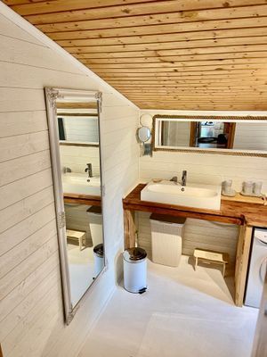 Semesterhus CA. 80 meter från sjön på en halvö - Bild 21