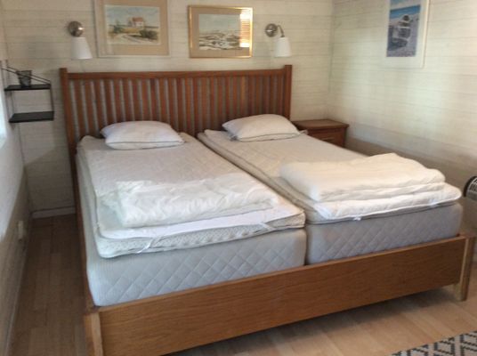 Hyr denna stuga i  på 40 m². 4 sängplatser. Pris ej tillgängligt. Se bilder och tillgänglighet här.