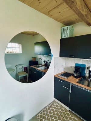 Studio m etage fritt läge i charmig Skånegård - Bild 12