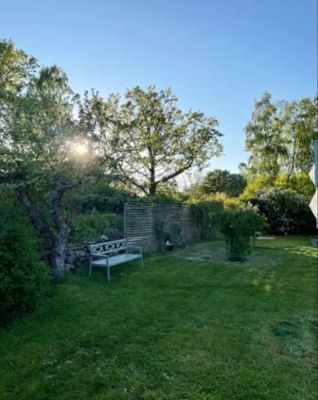 Hyr denna stuga i  på 70 m². 4-8 sängplatser. 4 000 - 5 000 kr per vecka. Se bilder och tillgänglighet här.