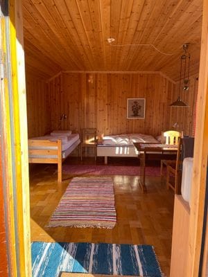 Hus i centrala Jokkmokk, med utsikt mot solnedgång - Bild 20