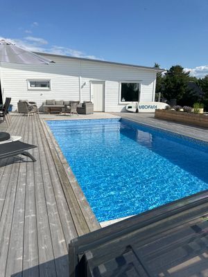 2-plansvilla med pool ett stenkast från bad - Bild 6