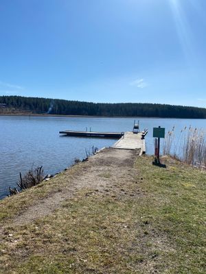 Brygga vid allmän badplats
