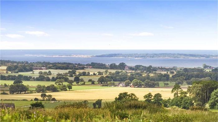 Stor villa med havsutsikt