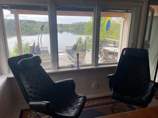 Litet hus med sjötomt och egen brygga i Mälaren - Bild 9