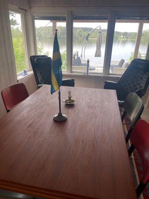 Litet hus med sjötomt och egen brygga i Mälaren - Bild 6