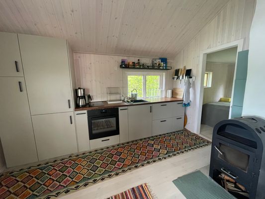 Litet hus med sjötomt och egen brygga i Mälaren - Bild 17