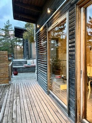 Hyr denna stuga i Stockholm på 160 m². 5-10 sängplatser. 21 500 - 23 900 kr per vecka. Se bilder och tillgänglighet här.