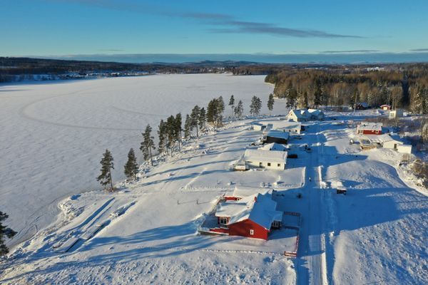 Bild 3 på Modern Stuga med sjöutsikt, spa anläggning