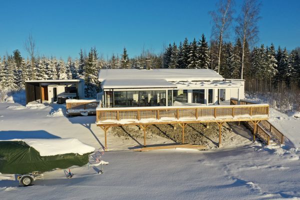 Modern Stuga med sjöutsikt, spa anläggning - Bild 65