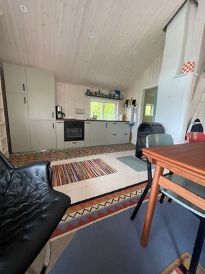 Litet hus med sjötomt och egen brygga i Mälaren - Bild 13