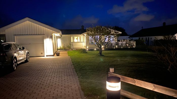 Modern sommaridyll i Olofsbo – 300m från havet med