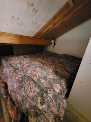 Extra dubbelsäng på loftet