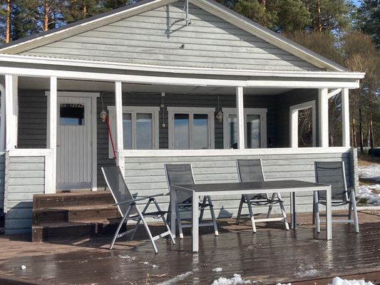 Stuga i söderläge med egen badstrand - Bild 9