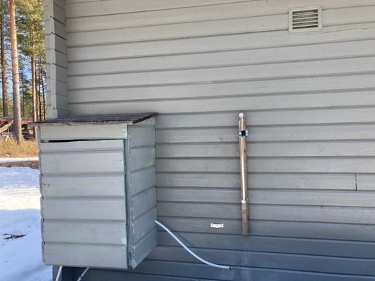 Stuga i söderläge med egen badstrand - Bild 13