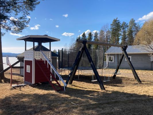 Stuga i söderläge med egen badstrand - Bild 8