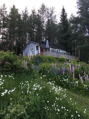 Hyr denna stuga i Sundsvall på 43 m². 5 sängplatser. 3 500 - 7 500 kr per vecka. Se bilder och tillgänglighet här.