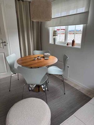 Hyr denna stuga i Borlänge på 32 m². 2-3 sängplatser. Från 1 200 kr per dag. Se bilder och tillgänglighet här.