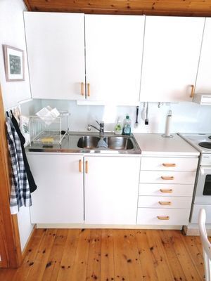 Bild 3 på Charmig stuga på Runmarö, Maj - Sept