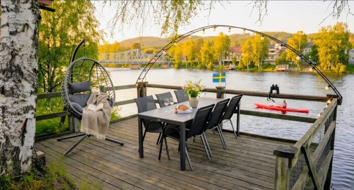 Villa vid vattnet med egen brygga & stor terrass