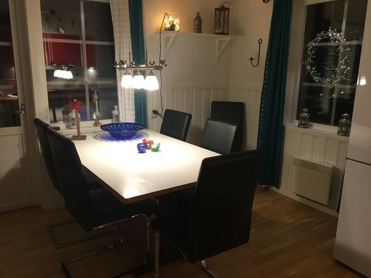 Hyr denna stuga i Åre på 55 m². 6 sängplatser. 4 900 - 10 000 kr per vecka. Se bilder och tillgänglighet här.