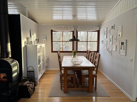 Bild 3 på Charmig röd stuga i Valbo-Ryr