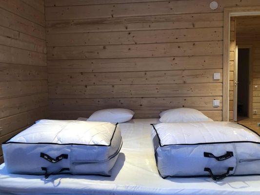 VILLA SKALSVALLEN, Skalets torg, inomhusbordtennis - Bild 23