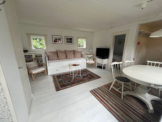 Charmigt sommarboende mitt i Böda med 1400kvm tomt - Bild 11