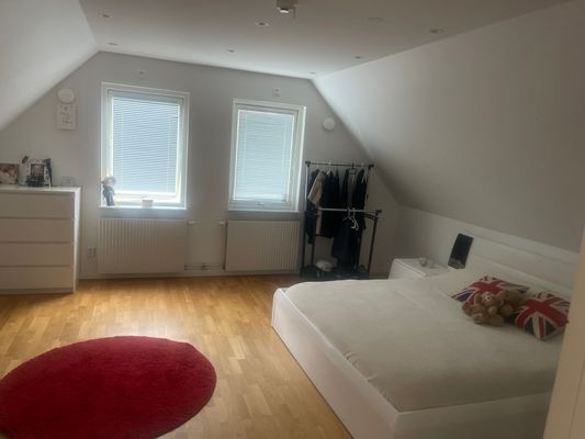 Hyr denna stuga i  på 80 m². 4-5 sängplatser. Från 10 000 kr per vecka. Se bilder och tillgänglighet här.