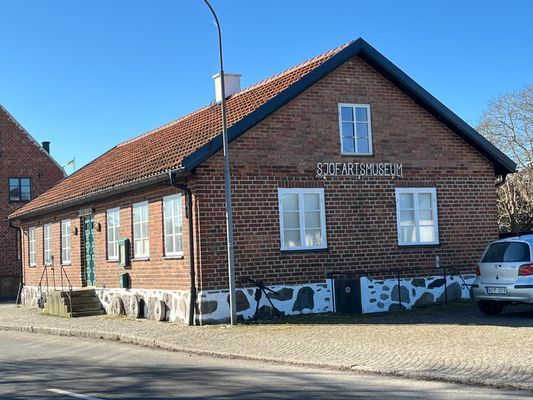 Smakfullt 1870-talshus i gamla delen av Skillinge - Bild 37