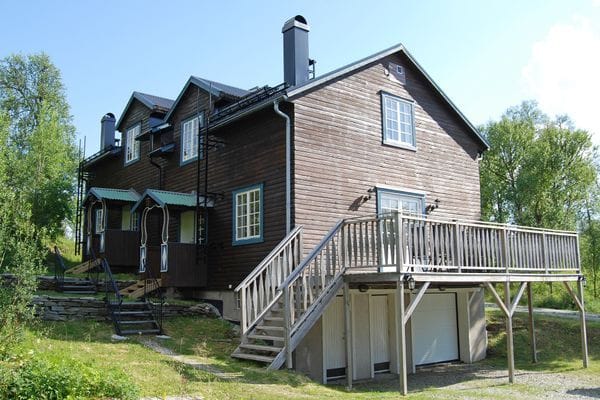 Hyr denna stuga i Tänndalen på 132 m². 8 sängplatser. 9 000 - 14 000 kr per vecka. Se bilder och tillgänglighet här.