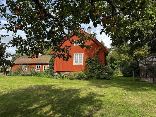 Bogsta By – Historisk Sörmlandsgård med sjöutsikt - Bild 6